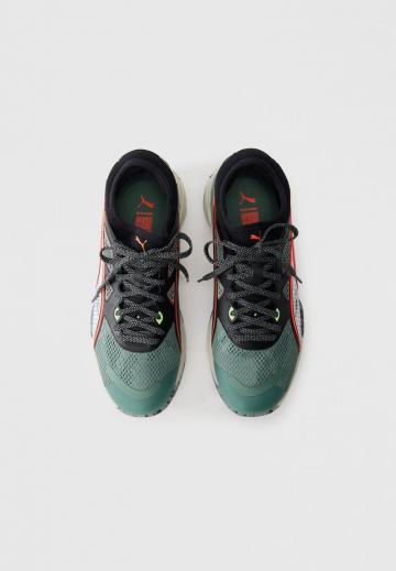 Кроссовки для зала