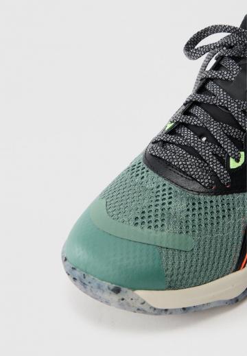 Кроссовки для зала