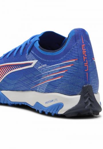 Футбольные бутсы