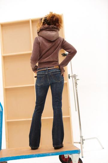 Клешеные джинсы