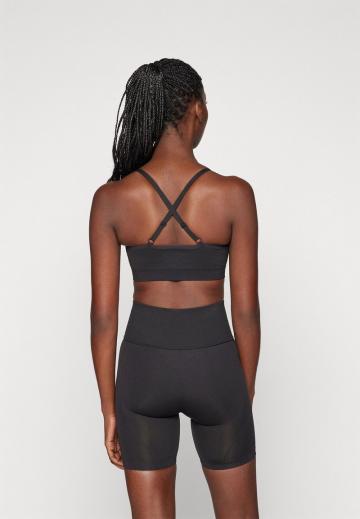 Спортивный бюстгальтер