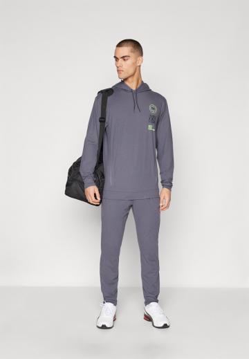 Спортивная кофта