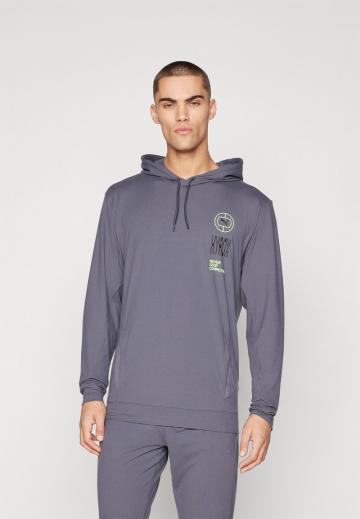 Спортивная кофта