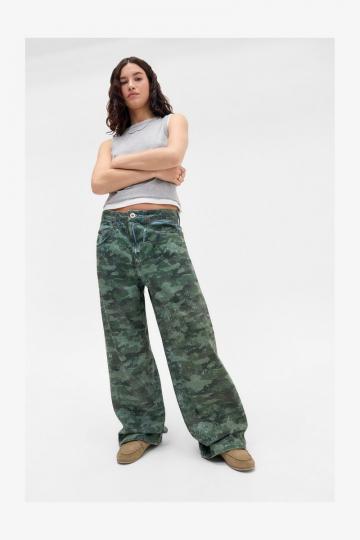 Клешеные джинсы