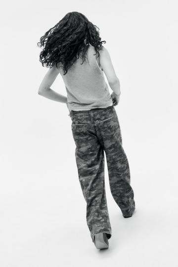 Клешеные джинсы