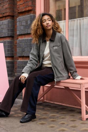 Куртка с накладнымит карманами