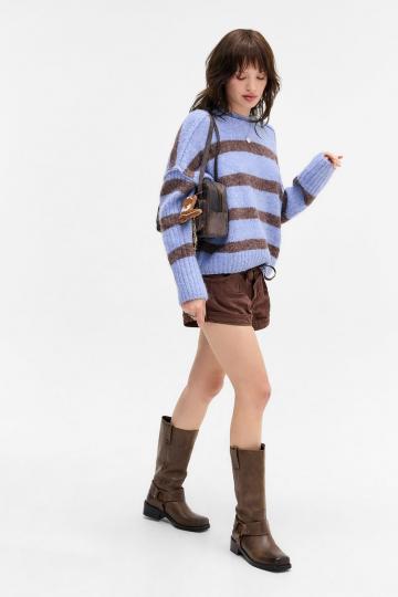 Пуловер в полоску