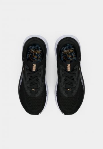 Тренировочные кроссовки