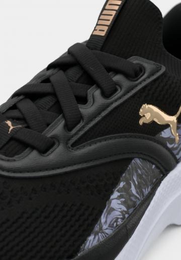 Тренировочные кроссовки