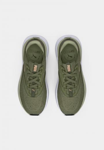 Тренировочные кроссовки