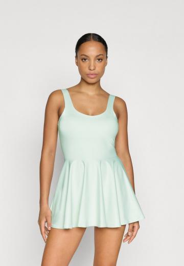 Спортивное платье