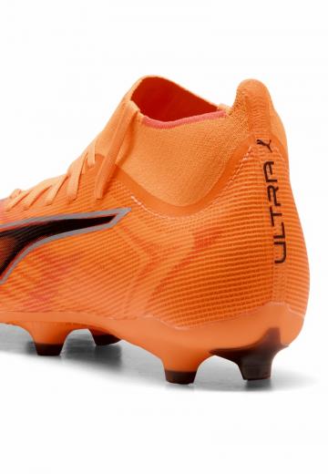 Футбольные бутсы