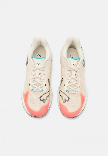 Кроссовки для зала