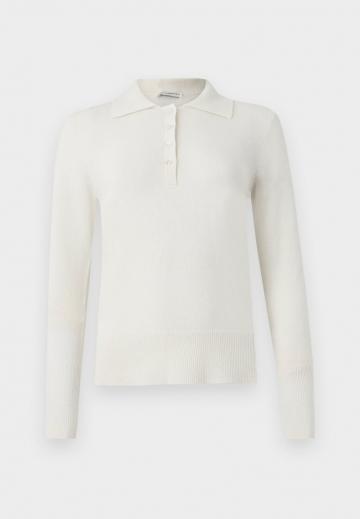 Пуловер с воротником поло