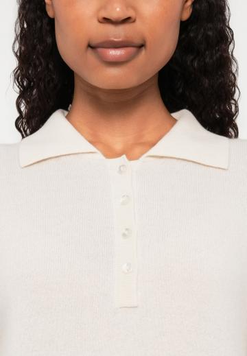 Пуловер с воротником поло