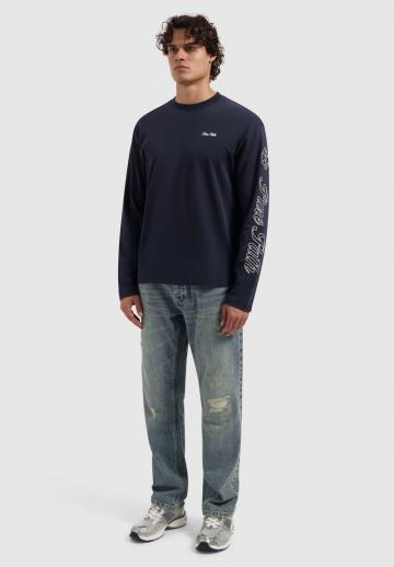 Прямые джинсы