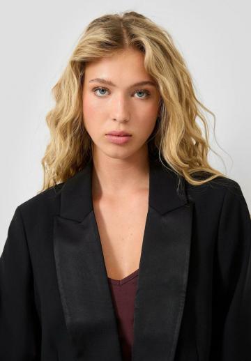 Короткий блейзер