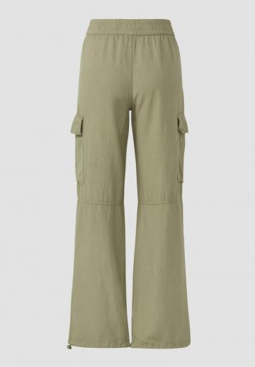 Брюки с накладными карманами