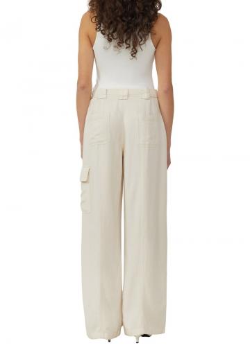 Брюки с накладными карманами