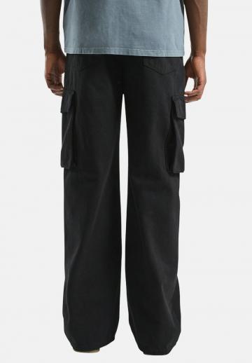 Брюки с накладными карманами