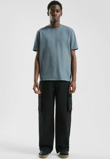 Брюки с накладными карманами