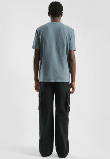 Брюки с накладными карманами