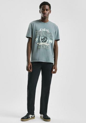 Прямые джинсы