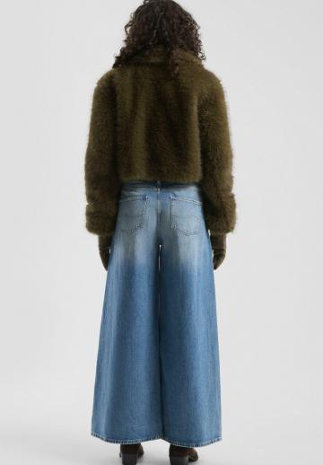 Клешеные джинсы