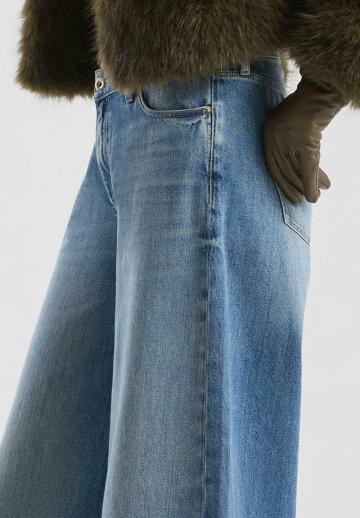 Клешеные джинсы