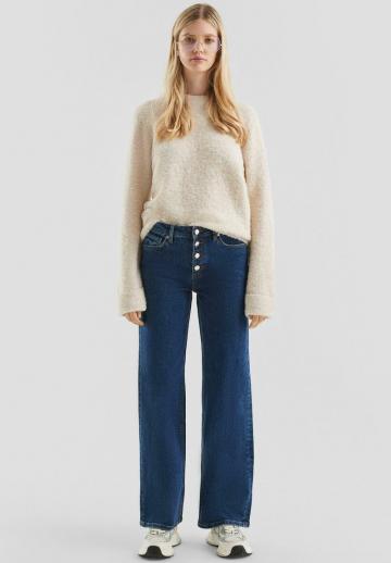 Клешеные джинсы