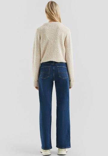 Клешеные джинсы