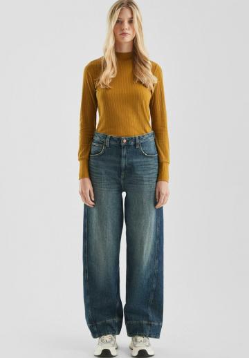 Свободные джинсы