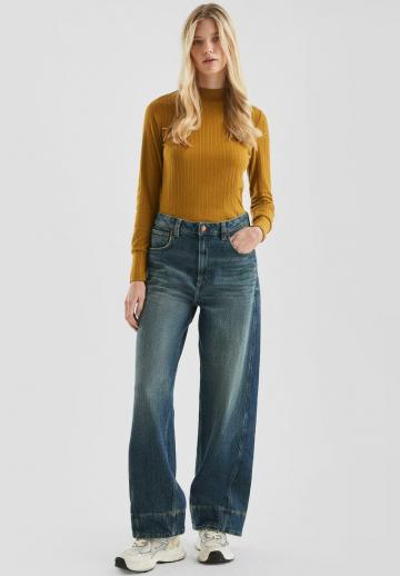 Свободные джинсы