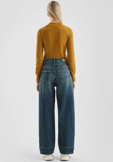 Свободные джинсы