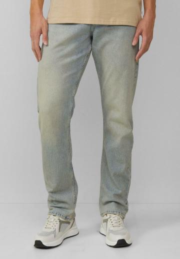 Прямые джинсы