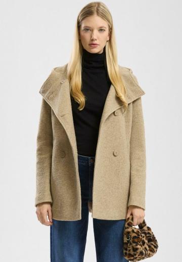 Короткое пальто