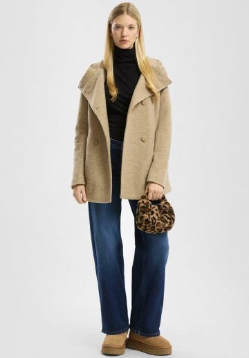 Короткое пальто