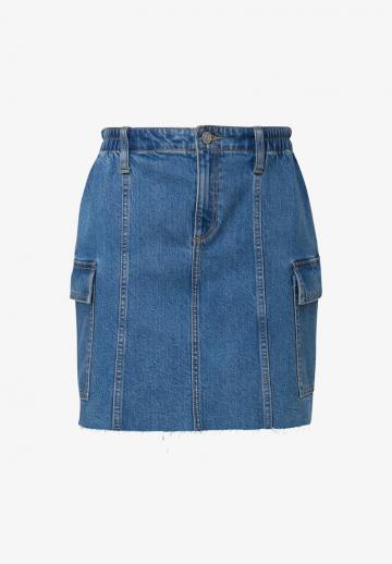 Юбка с накладными карманами