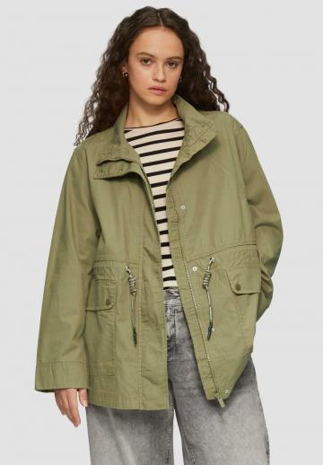 Куртка с накладнымит карманами