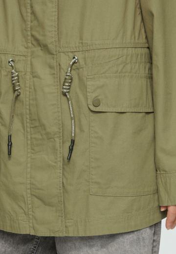 Куртка с накладнымит карманами