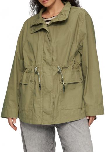 Куртка с накладнымит карманами