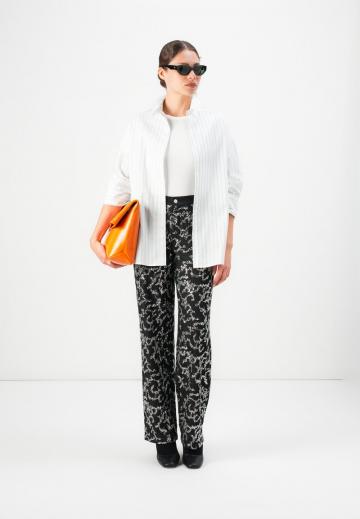 Прямые джинсы