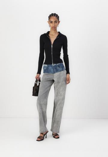 Прямые джинсы