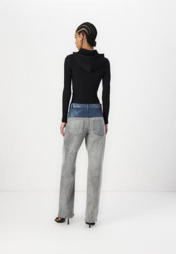 Прямые джинсы