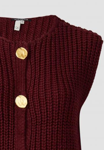 Вязаный жилет