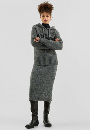 Пуловер с капюшоном