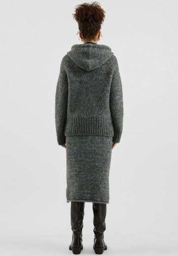 Пуловер с капюшоном