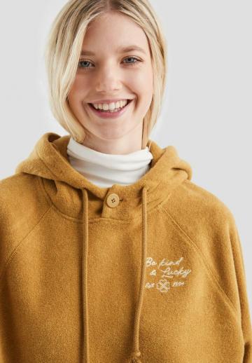 Пуловер с капюшоном