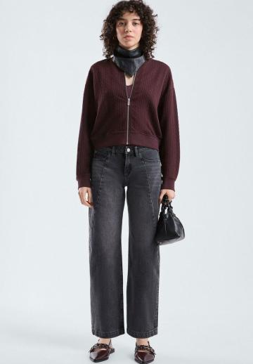 Прямые джинсы