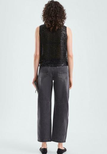 Блузка без рукавов